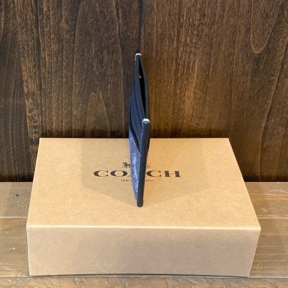 NWT Authentic Coach Horse & Carriage Card Case - Picture 3 of 4